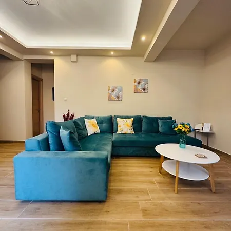Secret Garden Apartment