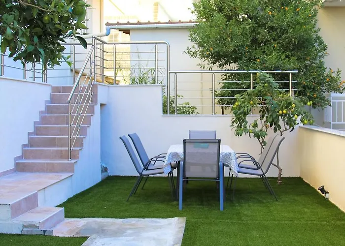 Secret Garden * Kavala